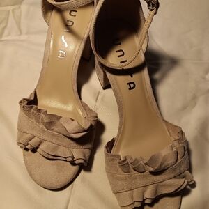 UNISA SANDLES